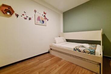 فندق صغير Treeline Urban Inn