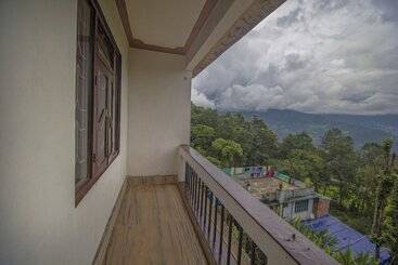 هتل Spot On 61318 Plato Homestay