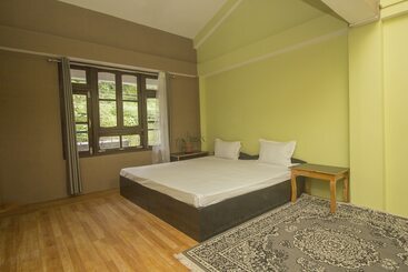 هتل Spot On 61318 Plato Homestay