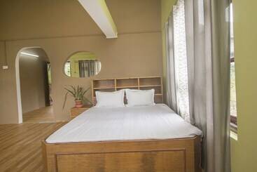 هتل Spot On 61318 Plato Homestay
