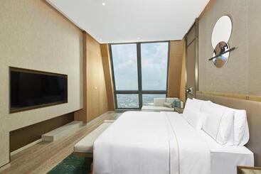 هتل The Westin Zhongshan Guzhen