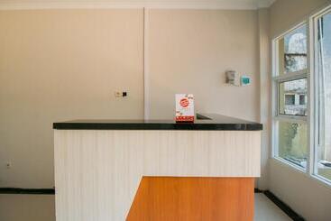 בית מלון כפרי Oyo 1078 Fakhira Residence