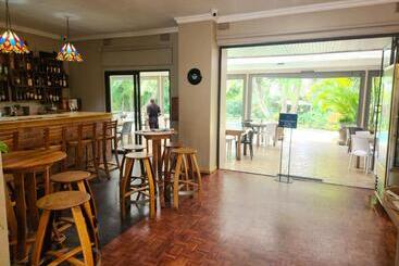 Mijn Kitchen Coffee Shop And B&b