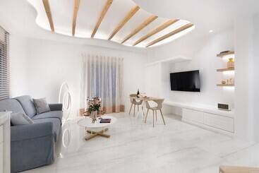 پانسیون Emfasis Villa