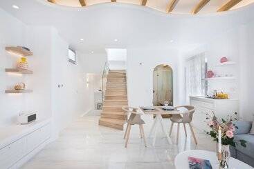 پانسیون Emfasis Villa