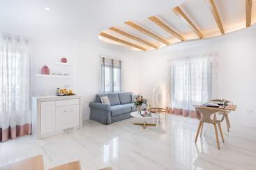 پانسیون Emfasis Villa