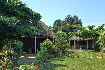 تختخواب و صبحانه Jabar Lodge