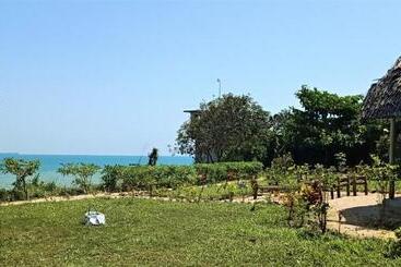 تختخواب و صبحانه Jabar Lodge