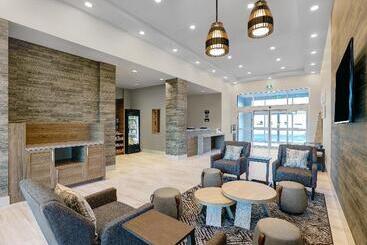 هتل Candlewood Suites   Kingston West, An Ihg