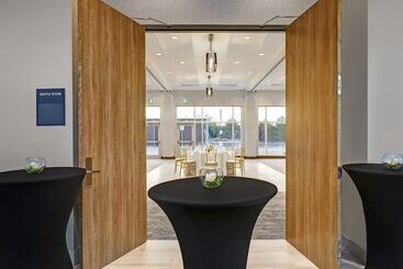 هتل Candlewood Suites   Kingston West, An Ihg