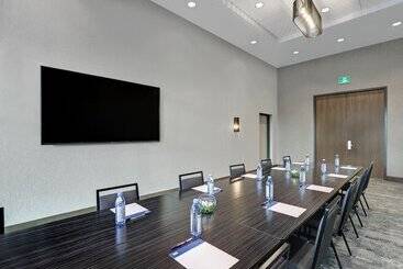 هتل Candlewood Suites   Kingston West, An Ihg