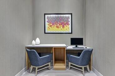 هتل Candlewood Suites   Kingston West, An Ihg