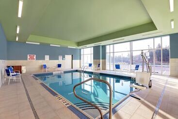 هتل Candlewood Suites   Kingston West, An Ihg