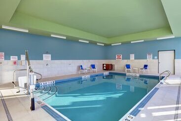 هتل Candlewood Suites   Kingston West, An Ihg