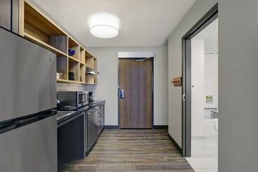 هتل Candlewood Suites   Kingston West, An Ihg