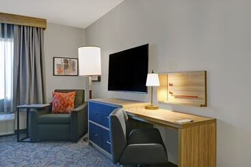 هتل Candlewood Suites   Kingston West, An Ihg