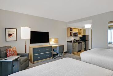 هتل Candlewood Suites   Kingston West, An Ihg
