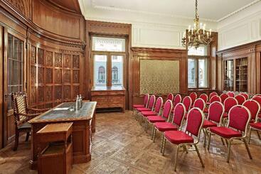 هتل Doubletree By Hilton Trieste