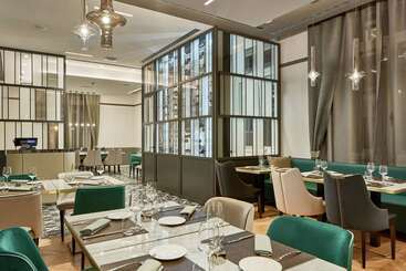 هتل Doubletree By Hilton Trieste