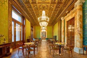 هتل Doubletree By Hilton Trieste