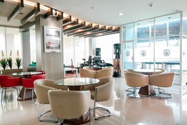 هتل Oyo Flagship 755 Appartel Grand Dhika City