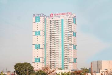 هتل Oyo Flagship 755 Appartel Grand Dhika City