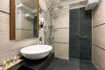 هتل Ramada By Wyndham Van