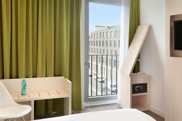 هتل Super 8 By Wyndham Mainz Zollhafen