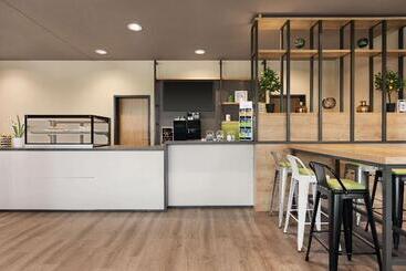 هتل Super 8 By Wyndham Mainz Zollhafen
