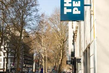 هتل The People   Tours