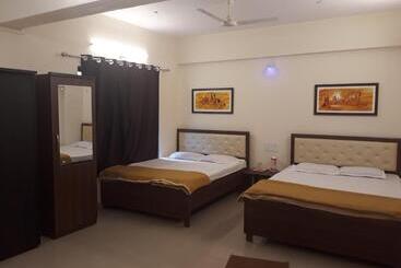 پانسیون Maharaja Family Guest House