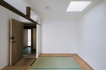 Atelier & Hostel Nagaisa Ura