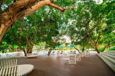 هتل Tambuli Seaside Resort And Spa