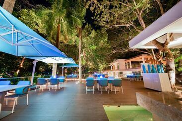 هتل Tambuli Seaside Resort And Spa