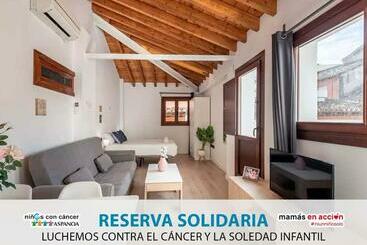Apartamentos Granada Deluxe 3000