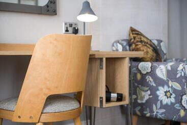 هتل The Hedgehog By Innkeeper S Collection