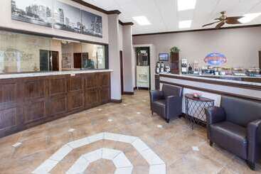 هتل Baymont By Wyndham Downtown Detroit