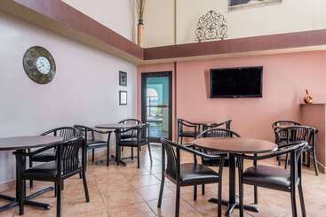 هتل Days Inn By Wyndham Amarillo  Medical Center
