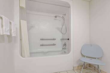 هتل Days Inn By Wyndham Amarillo  Medical Center