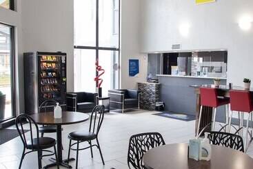 هتل Days Inn By Wyndham Amarillo  Medical Center