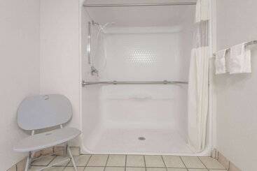 هتل Days Inn By Wyndham Amarillo  Medical Center