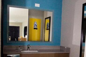 هتل Days Inn By Wyndham Amarillo  Medical Center