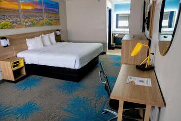 هتل Days Inn By Wyndham Amarillo  Medical Center