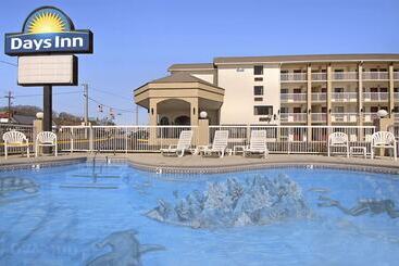 هتل Days Inn By Wyndham Apple Valley Pigeon Forge/sevierville