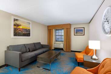 هتل Days Inn By Wyndham Casper