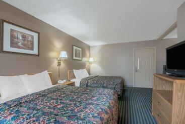 هتل Days Inn By Wyndham Jamestown