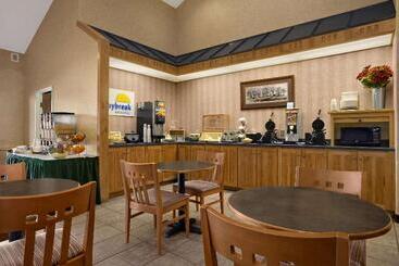 هتل Days Inn By Wyndham Rapid City