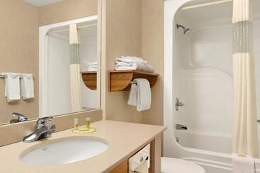 هتل Days Inn By Wyndham Rapid City