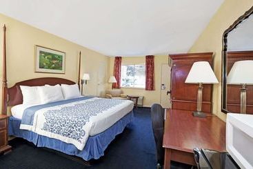 هتل Days Inn By Wyndham Newport News