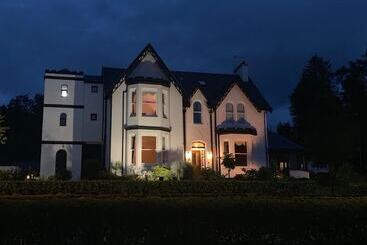 پانسیون Ashburn House
